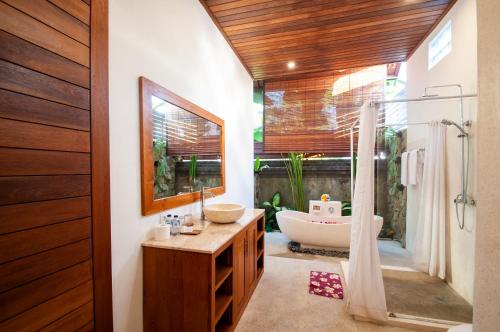 Koupelna v ubytování Flamboyant Villa Ubud