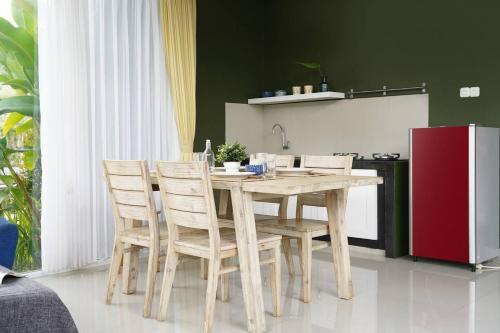 Dapur atau dapur kecil di Modern 3 Bedroom Villa in a Private Complex B3