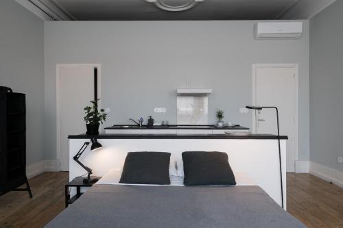 Baixa24 •P2R• Bright Apt in Vibrant Downtown