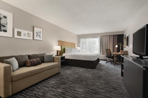 Istumisnurk majutusasutuses Country Inn & Suites by Radisson, Detroit Lakes, MN