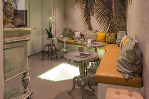 Posezení v ubytování 7Art Hotel