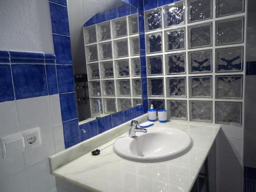 A bathroom at cortijo la laguna