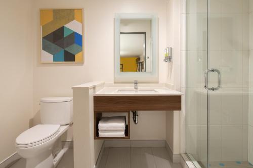 Staypineapple, Hotel Z, Gaslamp San Diego Image