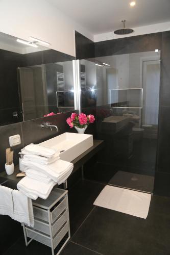 Bathroom sa Palazzo del Verga
