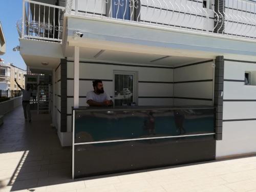 Un balcón o terraza de ÇİÇEK APART OTEL