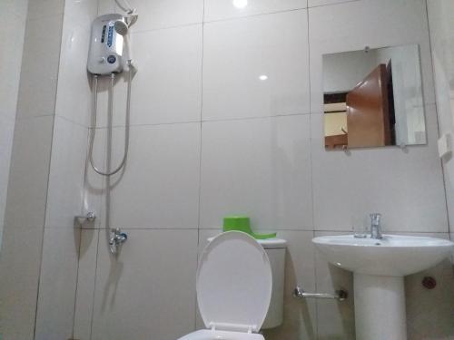 Bilik mandi di Devayn's Inn