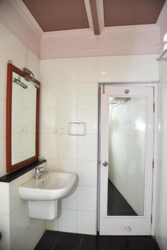 Kúpeľňa v ubytovaní Hotel Subhalakshmi Palace