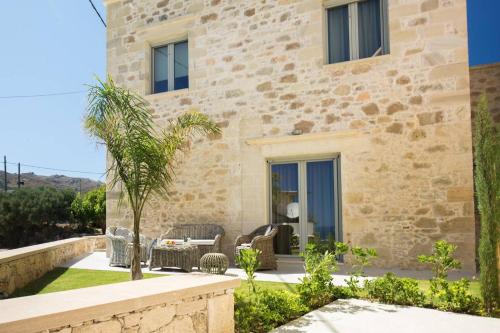 Κήπος έξω από το Kamartos Villa 1