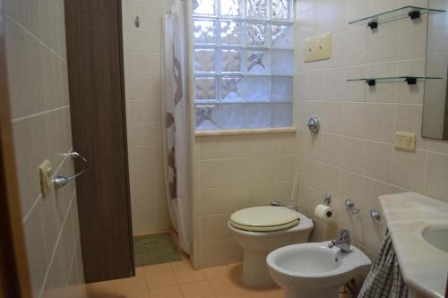 Koupelna v ubytování Moro House - in Athena Resort