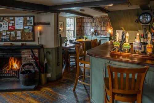 Bebidas en The White Lion, Soberton