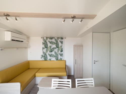 Ruang duduk di Camping L'Orangeraie