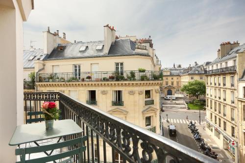 Balkoni atau teres di Hotel du College de France