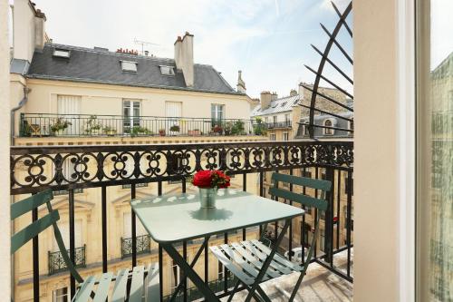 Balkoni atau teres di Hotel du College de France