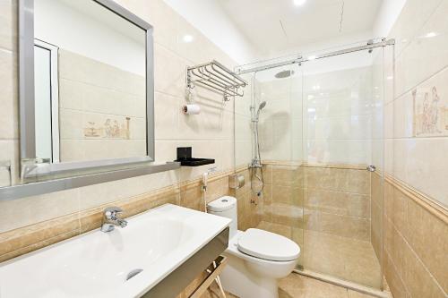 Phòng tắm tại Suji My Dinh Hotel