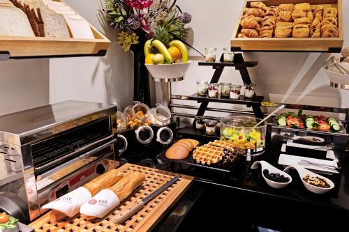 Jídlo v hotelu nebo okolí