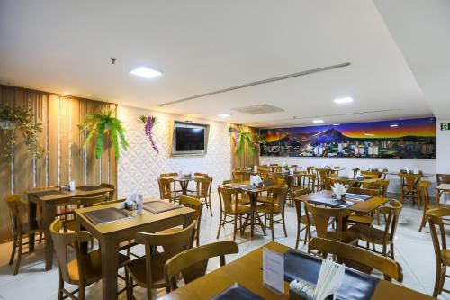 A restaurant or other place to eat at San Diego Governador Valadares