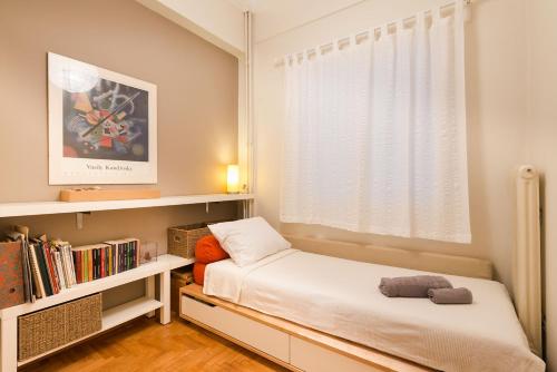 Stylish flat with veranda in the heart of Athens