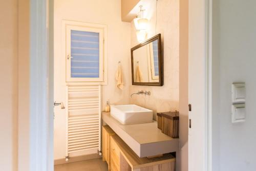 Koupelna v ubytování Stylish flat with veranda in the heart of Athens