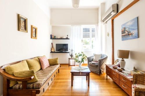 Beautiful appartment under Akropolis!