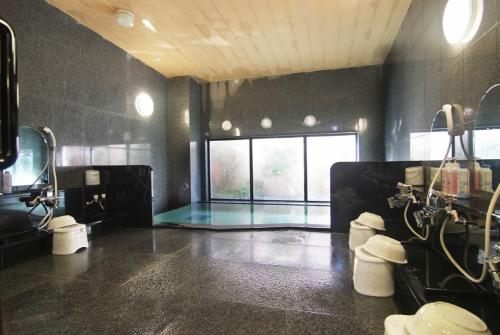 Et badeværelse på Hotel Route-Inn Toki