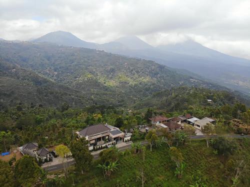 Ett flygfoto av Shitala Villa