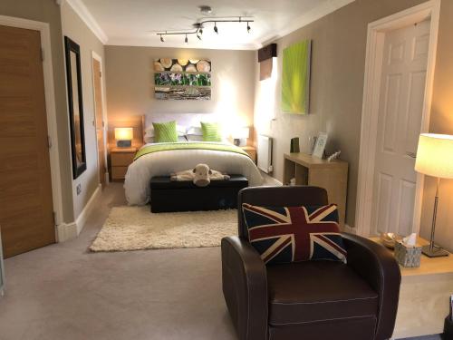 A seating area at Keepers Lodge 