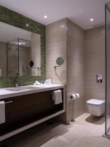 Un baño de Radisson Blu Hotel & Residence Nairobi Arboretum