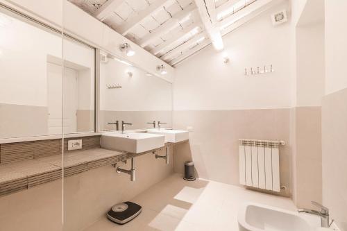 Gallery image of Thebestinrome Orbitelli in Rome