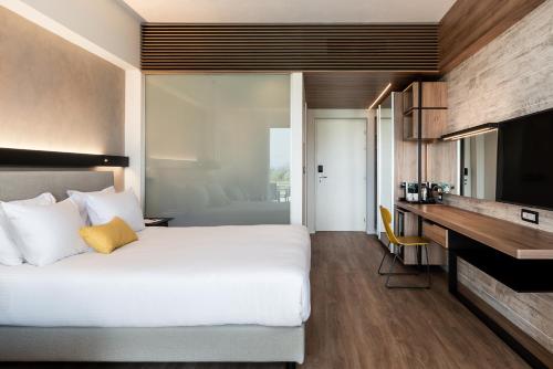 Postel nebo postele na pokoji v ubytování Euphoria Resort - All Inclusive
