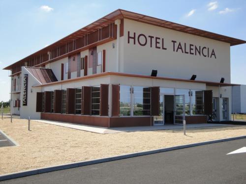 Το κτήριο όπου στεγάζεται  το ξενοδοχείο