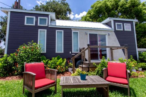 Vườn quanh Orlando Lakefront Tiny Houses