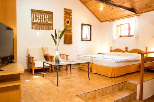 A bed or beds in a room at Finca Patio Canario