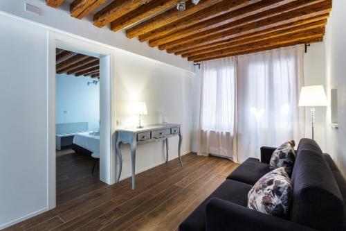 Hostmate - Venezia - Salizada photo 18