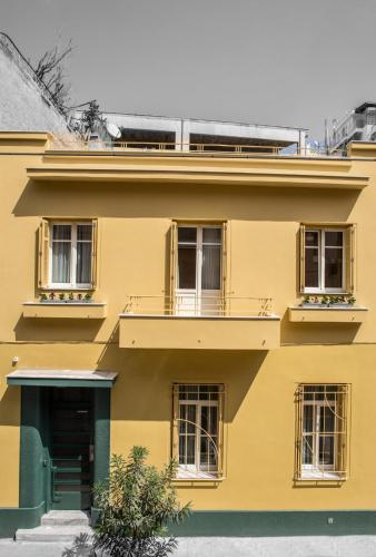 Το κτήριο όπου στεγάζεται  το ξενοδοχείο διαμερισμάτων