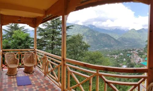 Ein allgemeiner Bergblick oder ein Berglick von des Hotels aus