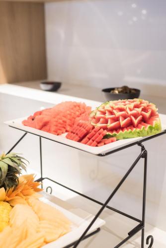 ホテルの敷地内または近くでの食事または食べ物