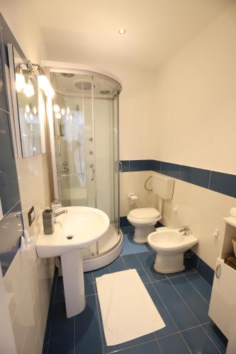Bilik mandi di Italiana Resort Atrio