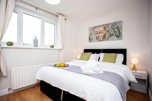 Voodi või voodid majutusasutuse Moor Cottage, Attractive 3 bed with Garden Bishop Auckland KYNREN toas