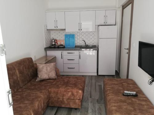 Una cocina o zona de cocina en ÇİÇEK APART OTEL