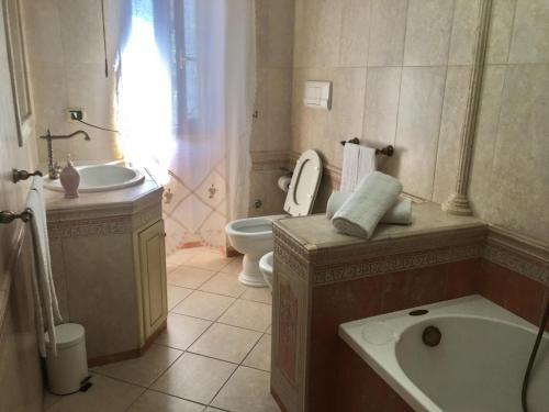 Koupelna v ubytování B&B LA PIETRA