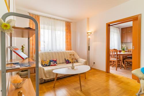 Big 4 bedroom apartment with private parking