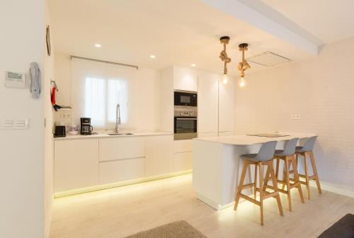 Fotografia z galérie ubytovania Gran apartamento en el centro histórico con parking gratuito 4 habitaciones por KEYWISE v destinácii Málaga