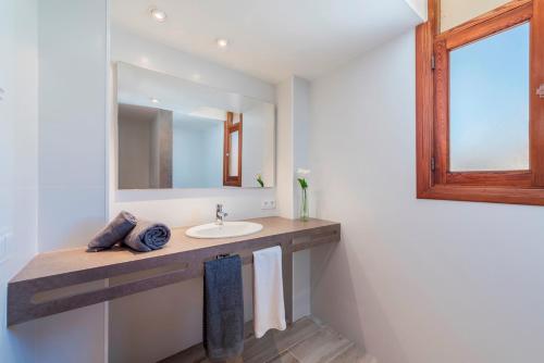 Ένα μπάνιο στο Apartamento Bressol B