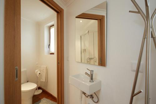 A bathroom at Casa Nascente - Água Formosa _ Vila de Rei