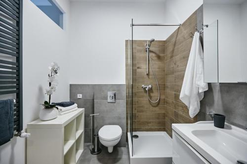Kúpeľňa v ubytovaní Niebieski Apartament DE LUX dla 4 osób Chorzów Katowice