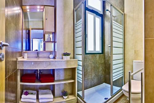 Your Lisbon Hub with Stunning View over Rooftops