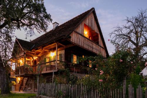 Das Gebäude in dem sich die Ferienwohnung befindet