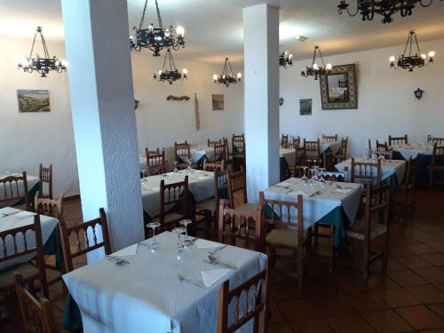 Restoran atau tempat lain untuk makan di hostal ruta de las nieves