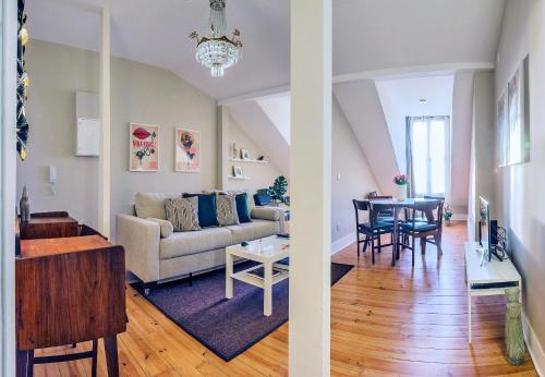Cosy & Bright Condo Amazing Urban Skyline