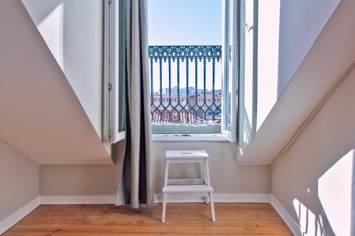 Cosy & Bright Condo Amazing Urban Skyline